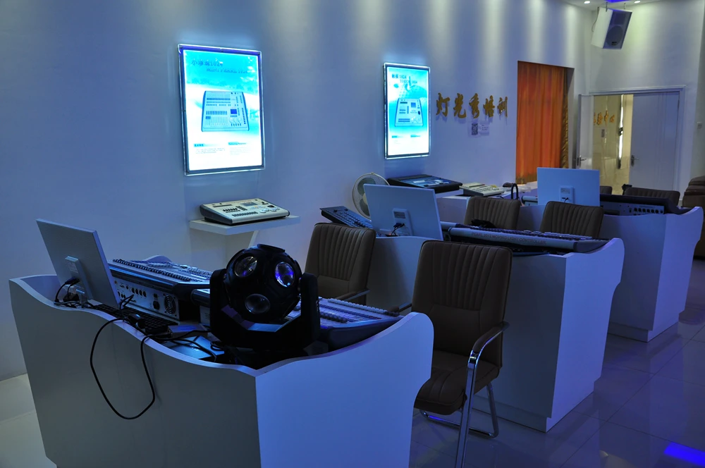 Контроллер TIPTOP V12 для сценического освещения операционная система Titan9.0