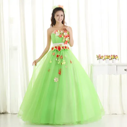 Светло-зеленые цветы сказочное нарядное бальное платье средневековое Ренессанс