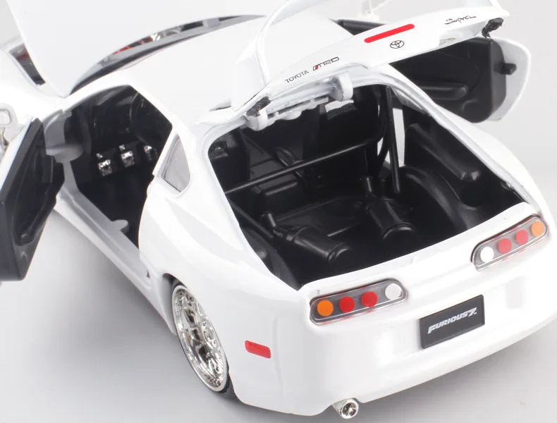 JADA 1:24 высокая имитация сплава Toyota 1995 модель автомобиля 2 открытые двери