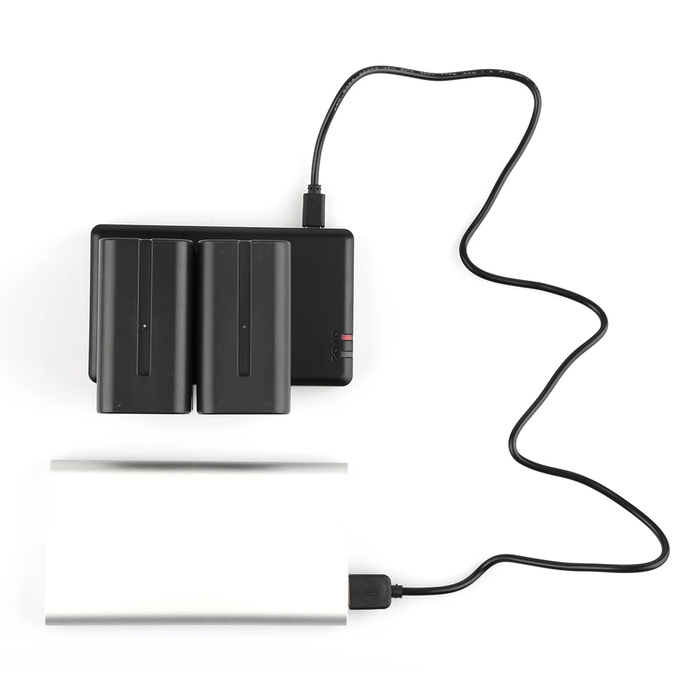 Зарядное устройство с двумя аккумуляторами и usb интерфейсами для быстрой зарядки