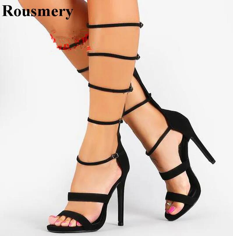 

Новые модные женские летние ботинки на высоком каблуке с открытым носком и ремешками, дизайнерские сапоги-гладиаторы до колена с пряжкой, модельные туфли