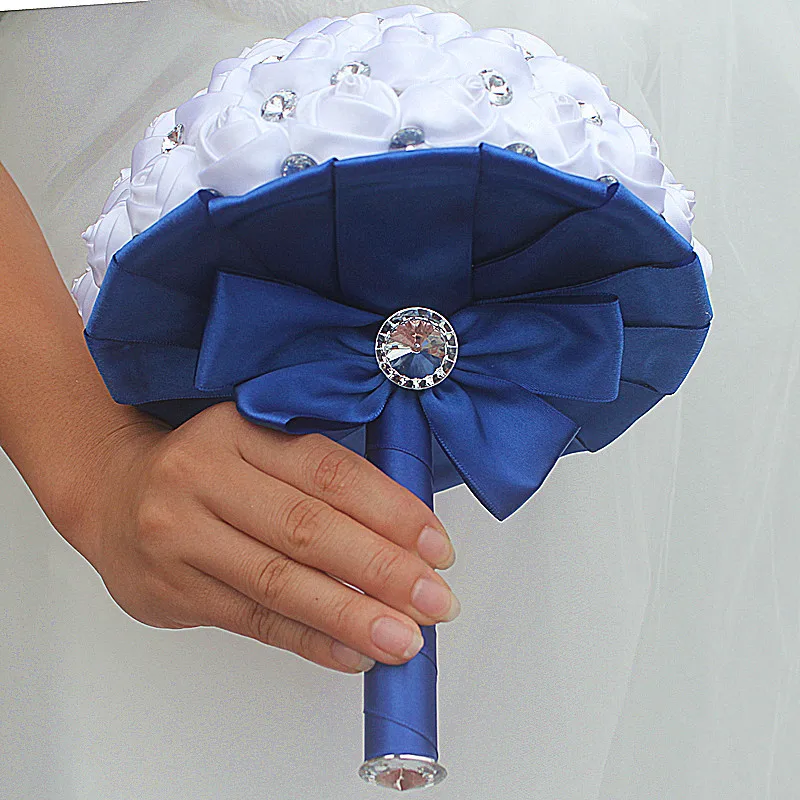Белый сатин розы Букеты Свадебные камень алмаз Royal Blue Ribbon Искусственные цветы de Mariage букет ramos de Овия W323-2
