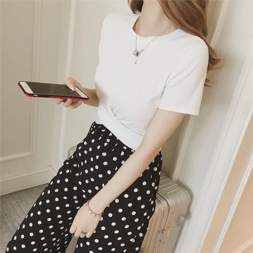 Женский комплект из двух предметов облегающий топ и брюки с коротким рукавом