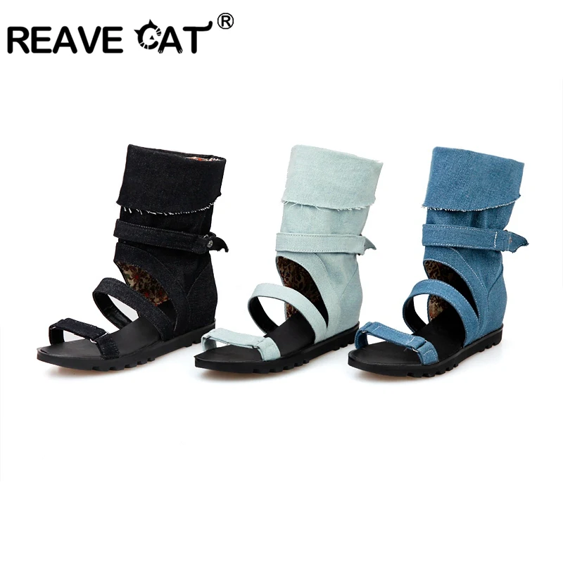 Женские джинсовые ботинки REAVE CAT летние Ботинки на каблуке с открытым носком A942