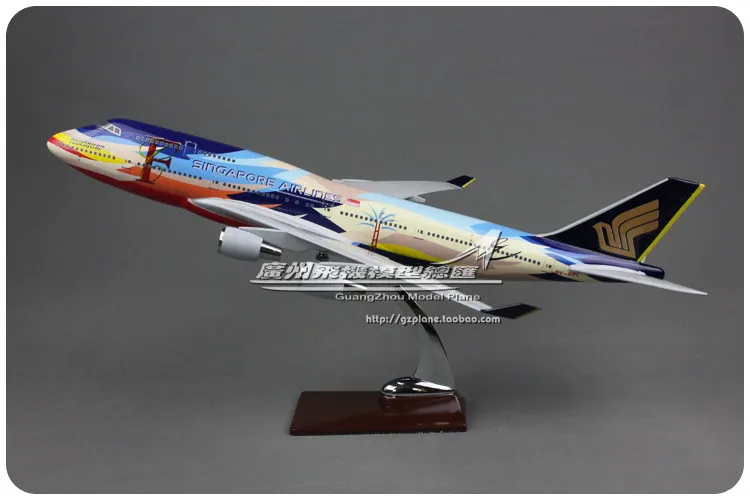 

Модель самолета авиакомпании «Singapore Airlines», модель самолета из смолы 47 см, модель самолета Боинг 747-400, окрашенная семь цветных птиц, модель ав...