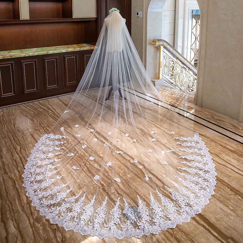 

4 M Long Wedding Accessories Bridal Veils with Sequin Comb Applique Lace Edge Luxury Chapel Train White Long Velo Vail