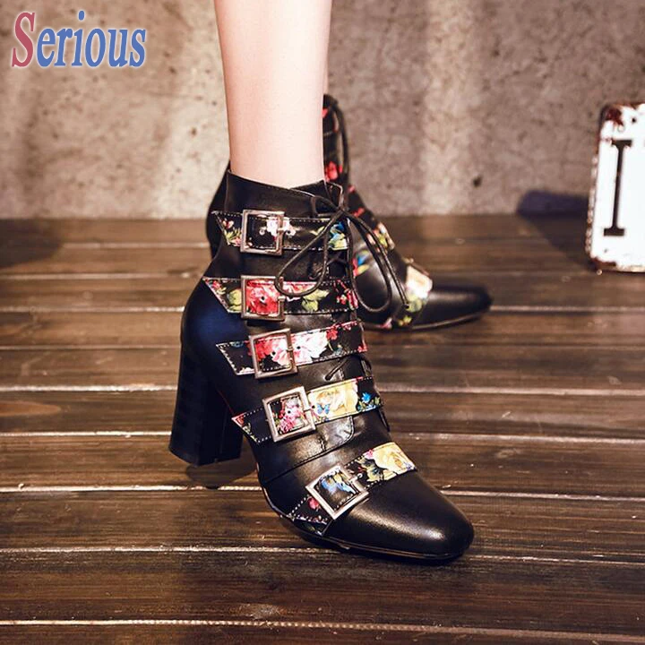 Stylesowner печати кожаный ремень с пряжкой женские сапоги короткие на шнуровке
