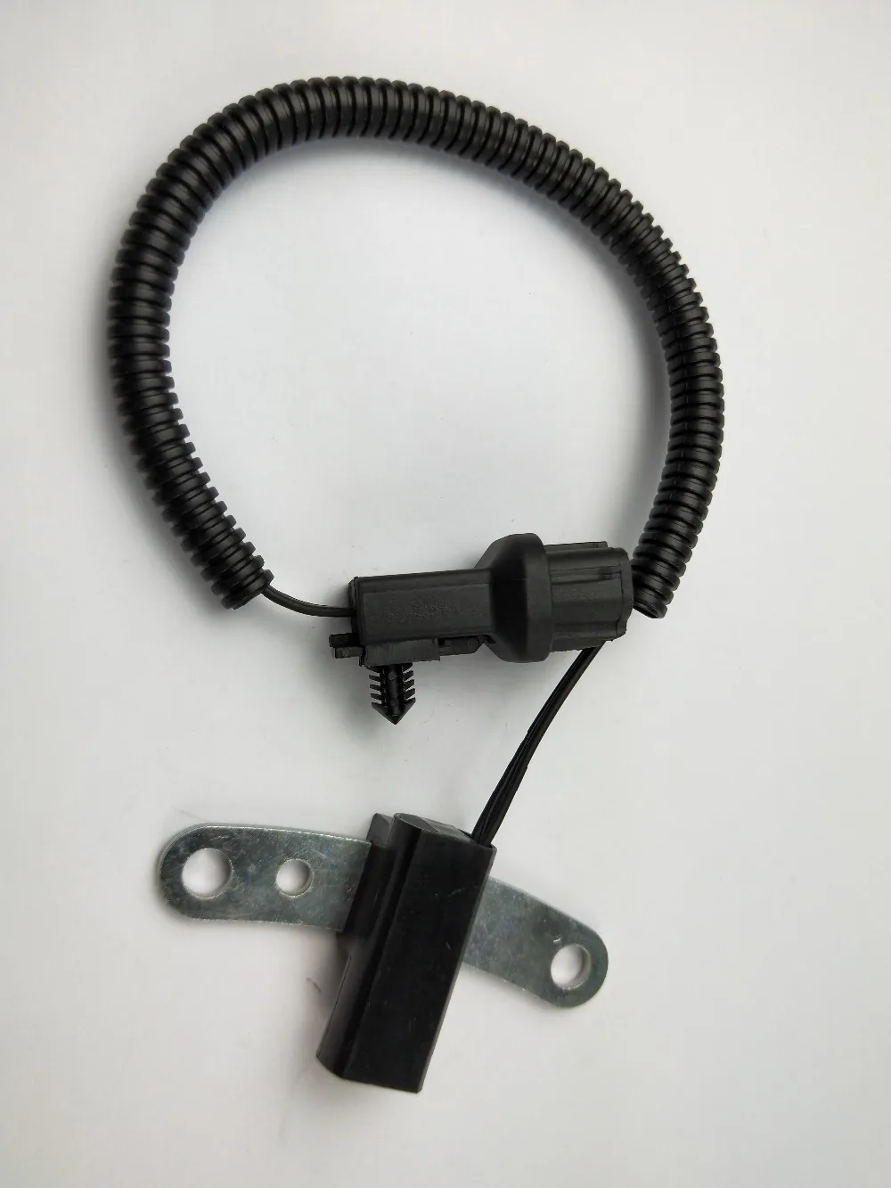 Датчик положения коленчатого вала SMD для Jeep Cherokee 53009954 4638128 56027866AB PC130 CSS814 04638128 53006154 |