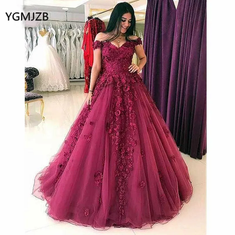 

Burgundy Off Shoulder Flowers Evening Dress Long Ball Gown 2020 Lace Beaded Prom Dress Evening Gown Plus Size Robe De Soiree
