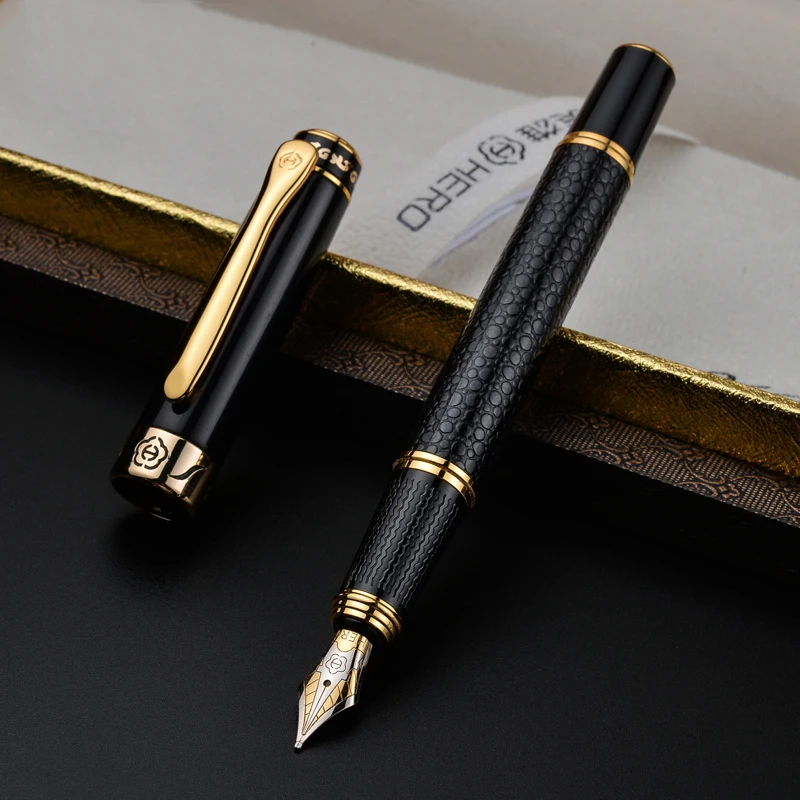 Noble Black Fountain Pen 0.5mm Iridium Point Gold Clip Creative Metal Gift Pens for Business Office with A Gift Box