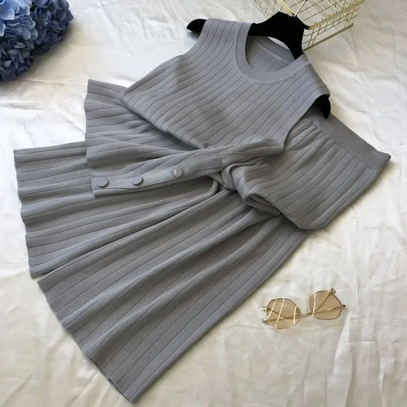 Женский вязаный жилет и брюки ALPHALMODA без рукавов с боковыми пуговицами + широкие