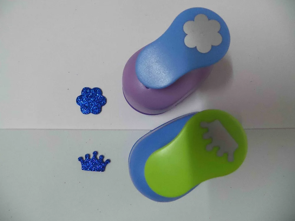 Набор дыроколов для рукоделия в форме цветка и короны 2 шт. (2 5 см) дырокол