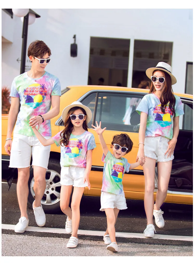 Одинаковые комплекты одежды для всей семьи Летняя семейная одежда мамы и дочки