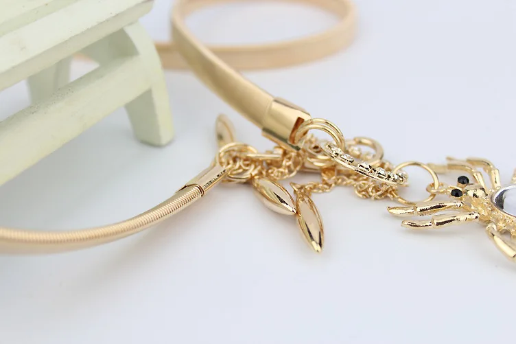 Женское эластичное платье с цепочкой и кристаллами Серебряное металлической |