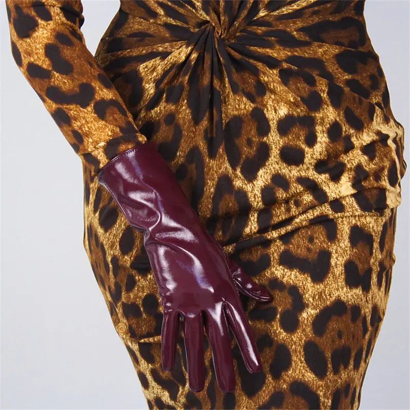 patentleatherwinered Женские лакированные перчатки из искусственной кожи средней и длинной секции 28 см. Яркие Кожаные перчатки для танцевальной вечеринки из искусственной кожи, женские перчатки PU28 - Цвет: patentleatherwinered