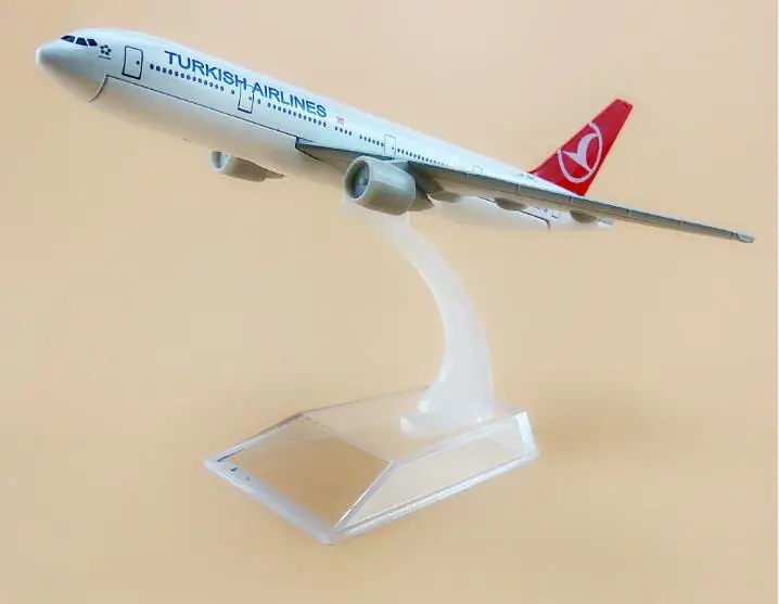 Модель самолета Boeing 777 летательный аппарат Turkey Airline B777-300 16 см металлический