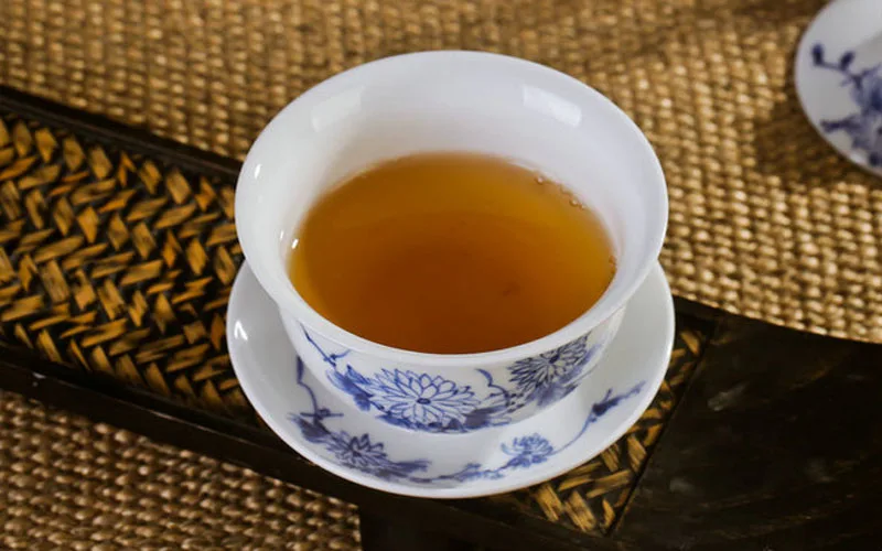 Сине белая фарфоровая чайная чашка/Gaiwan с традиционной китайской Тонкой кистью