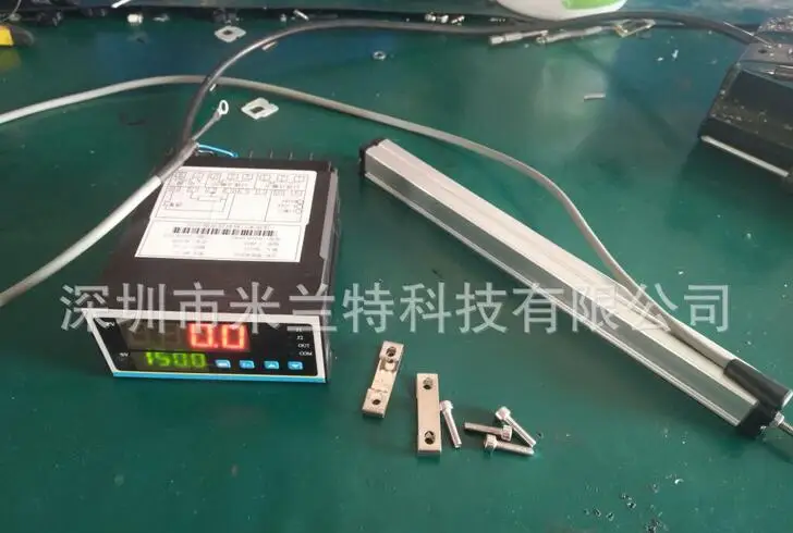 Контроллер индикатора дисплея для датчика перемещения. Диапазон 0-3000 мм. |