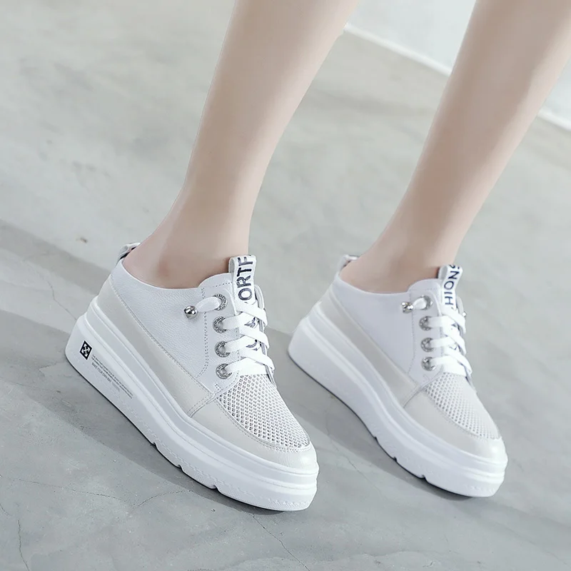 Тапки женские кожаные на платформе повседневные шлепанцы перфорированная