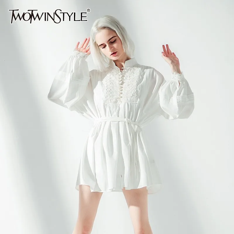 Женское мини платье TWOTWINSTYLE элегантное короткое с вышивкой бантом и рукавами
