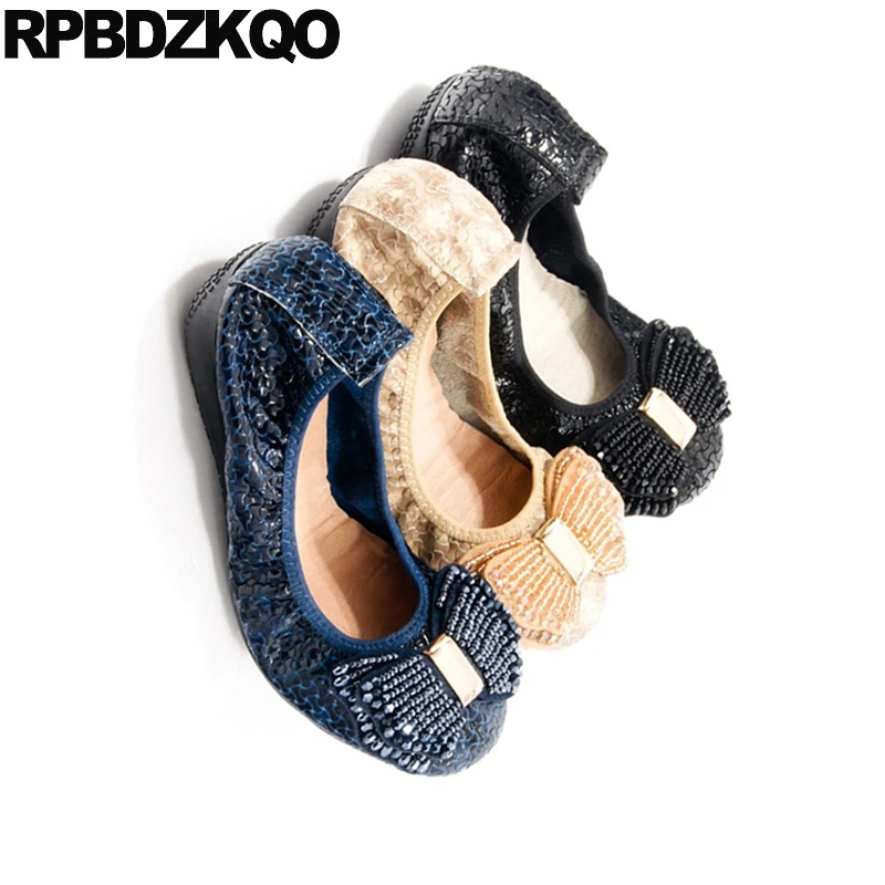 Балетки женские складные из лакированной кожи с большим бантом и бусинами | Обувь