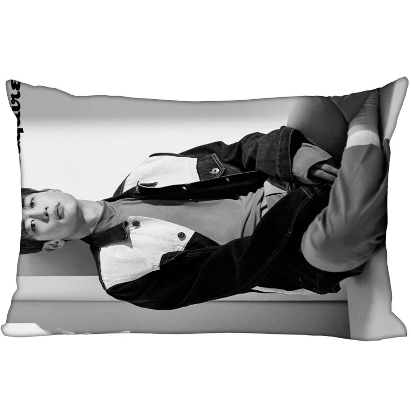 Популярная Корейская атласная наволочка Choi SHINee Minho под заказ 35x45 см (одна сторона)
