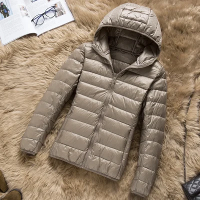 LIGHT CAMEL hooded Новинка, женский ультра легкий пуховик с капюшоном, зимний походный пуховик на утином пуху, приталенное пальто на молнии с длинным рукавом, теплое пальто - Цвет: LIGHT CAMEL hooded