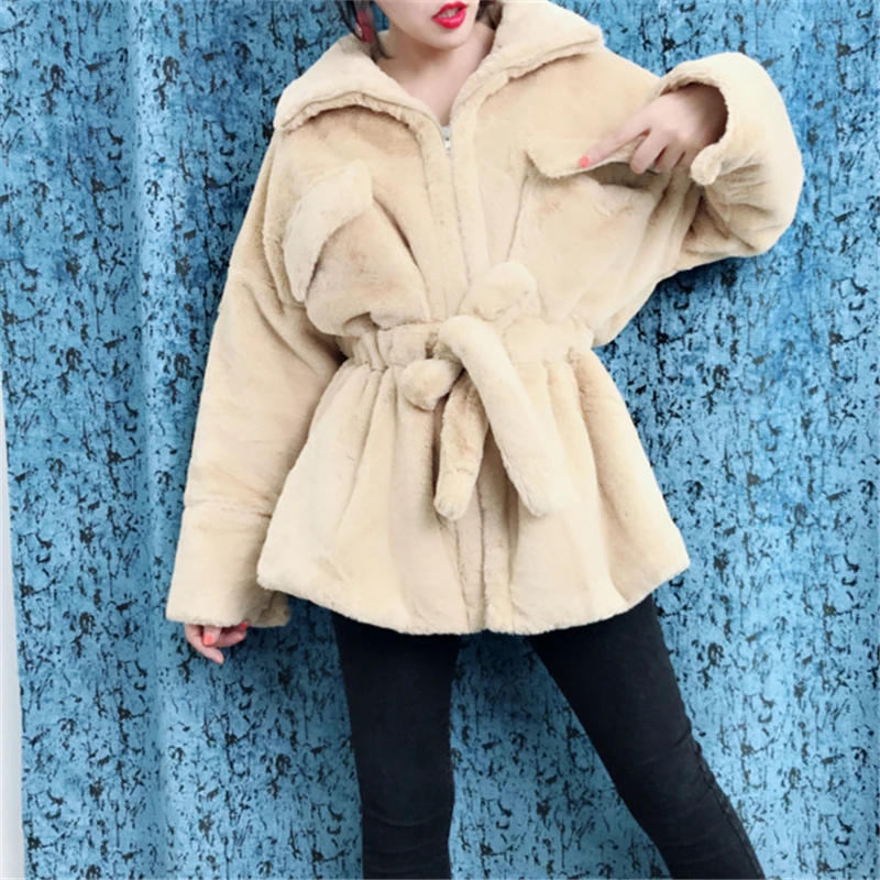 Пальто из искусственного меха женское зимнее приталенное с коротким рукавом H0307