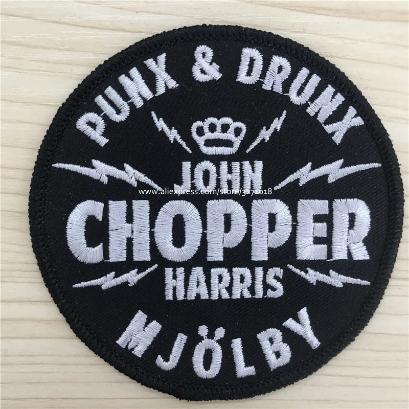 

Custom design high quality uniform embroidery patch with bright colors thread embroidery on twill fabric background Washability