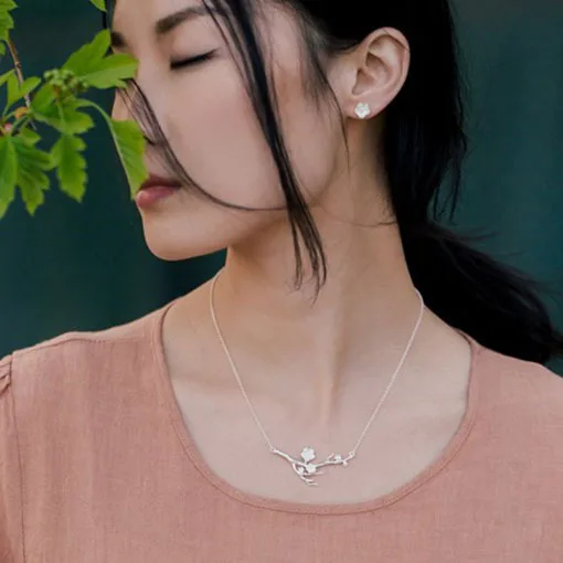 Bijoux стерлингового серебра 925 Сливовая ветвь цветка ожерелья для женщин модные массивные ювелирные изделия Коле ожерелье