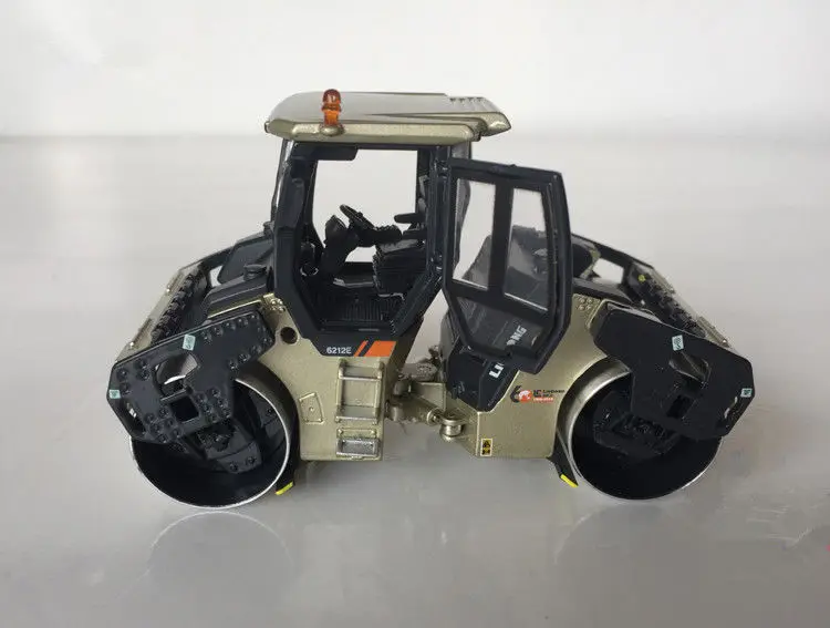Модель из сплава в подарок 1:50 весы Liugong 6212E дорожный каток инженерное