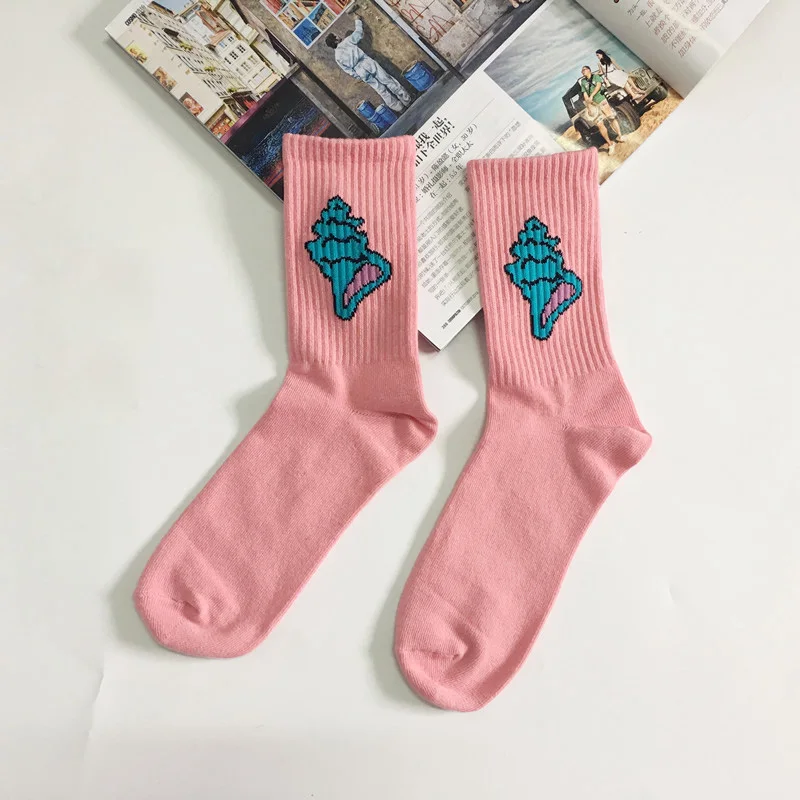 Унисекс носки на каждый день Harajuku Корея японский хлопок котенок пламя Ulzzang носки Мужчины Китайский кактусовый пистолет Акула чужеродных пар Носки - Цвет: conch