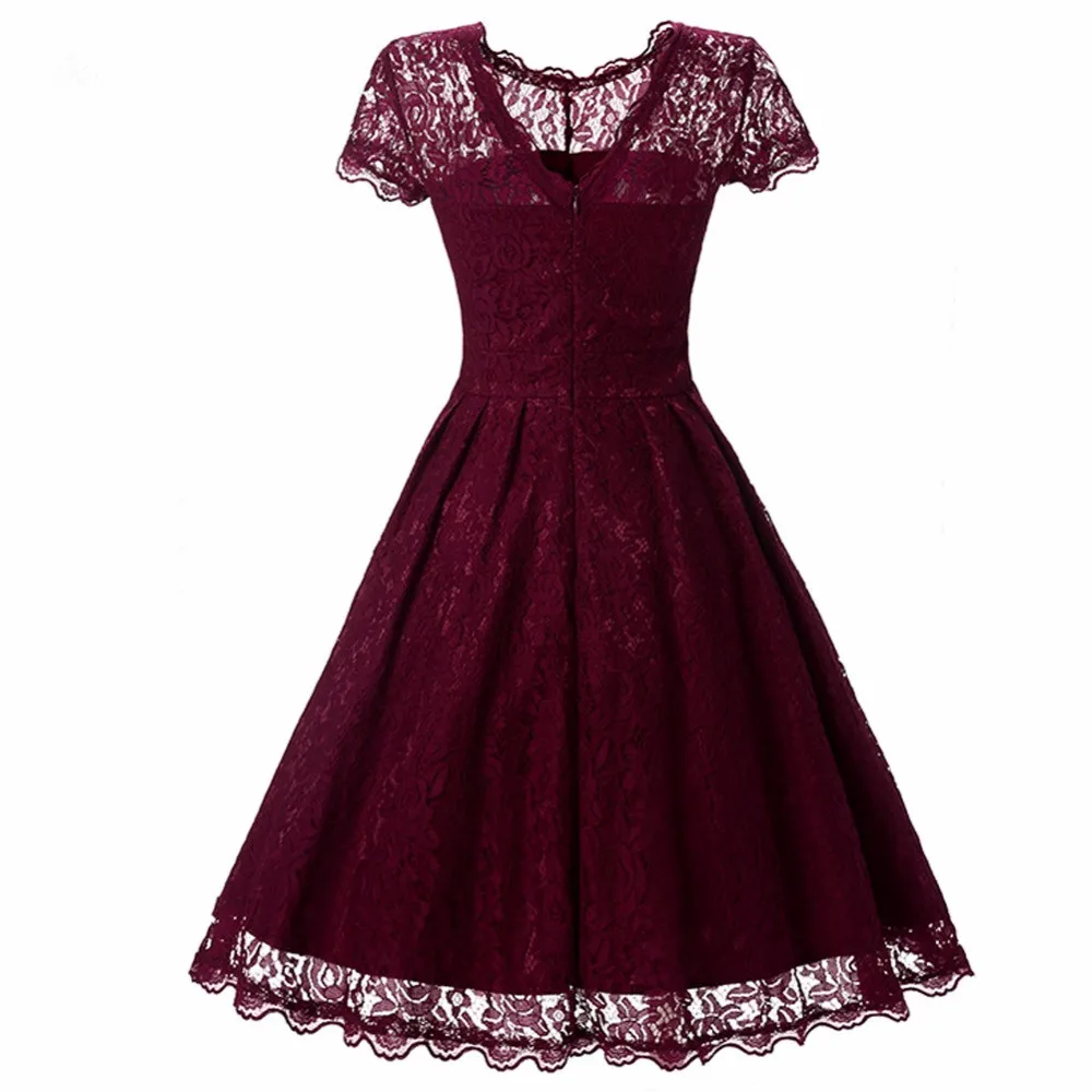 Женское винтажное кружевное платье черное облегающее с круглым вырезом пышной