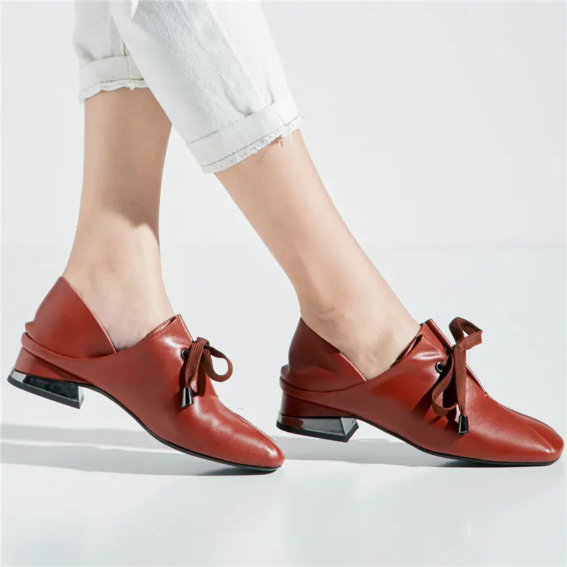 Туфли лодочки женские из натуральной кожи на шнуровке низком массивном