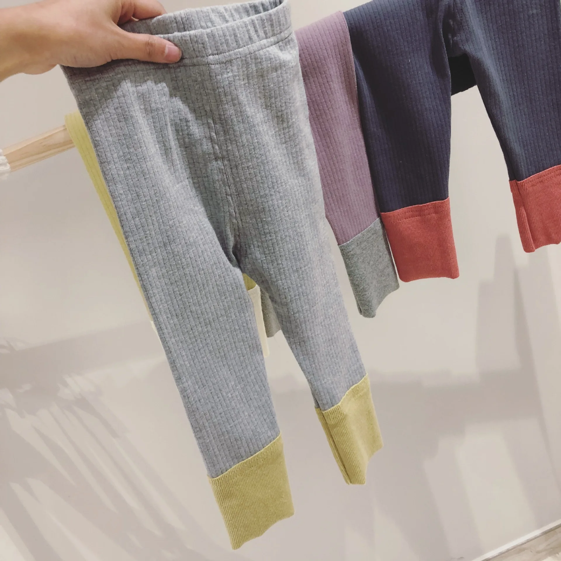 Новинка леггинсы для девочек весенние маленькие цветные штаны подходящие ко