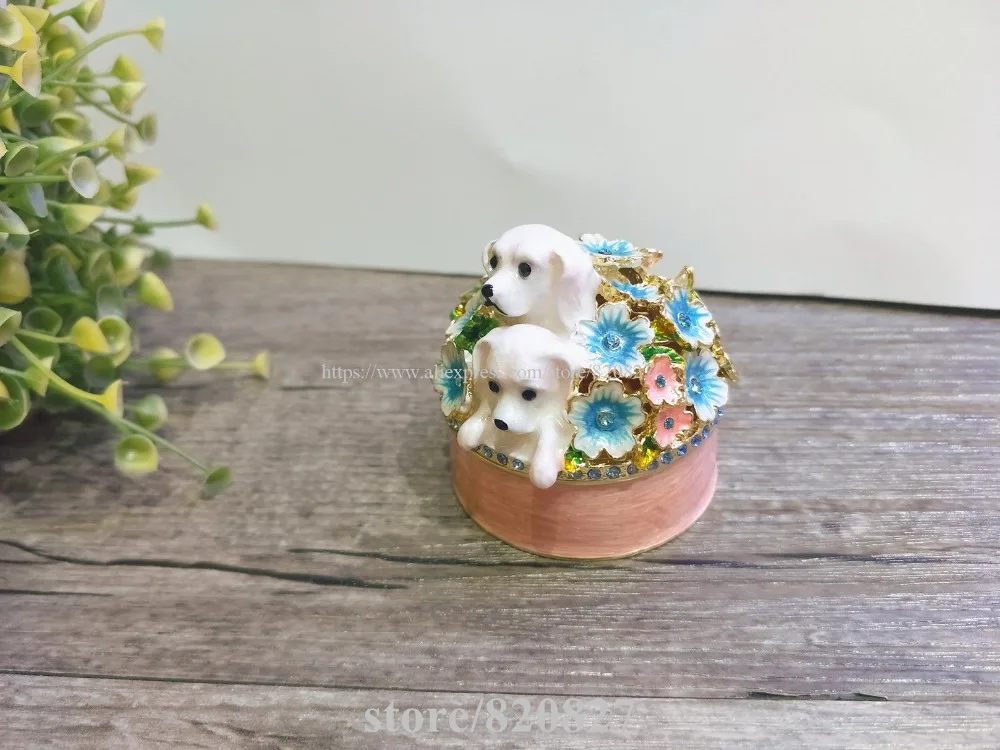 Decorative Dogs and Flowers on Lid Metal Round Trinket Keepsake Newest Puppy Figurine Wedding Favor Table Decoration