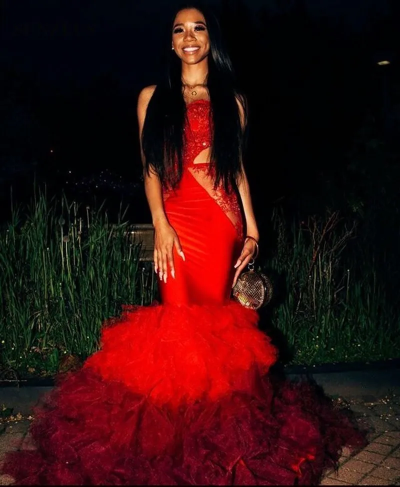 Mermaid Sweetheart Spaghetti Straps Prom Dress Sweep Train Ruffles Tulle Skirt Long Red Party Gowns Sexy Beaded Appliques Dress