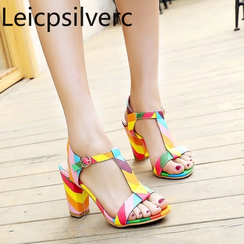 Босоножки женские летние с открытым носком туфли на толстом каблуке пряжкой