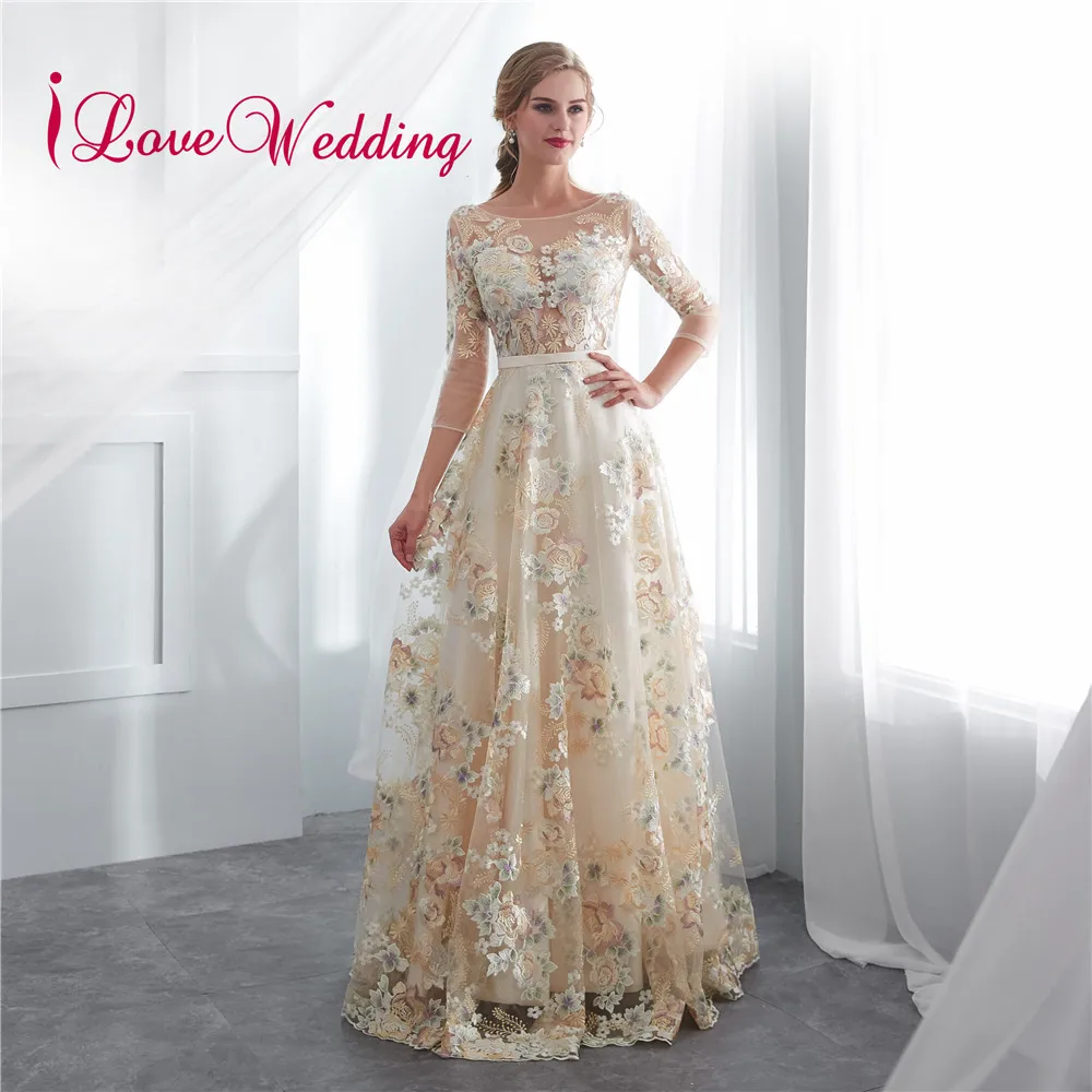 Длинные вечерние кружевные платья цвета шампанского ilovebridal с рукавом три