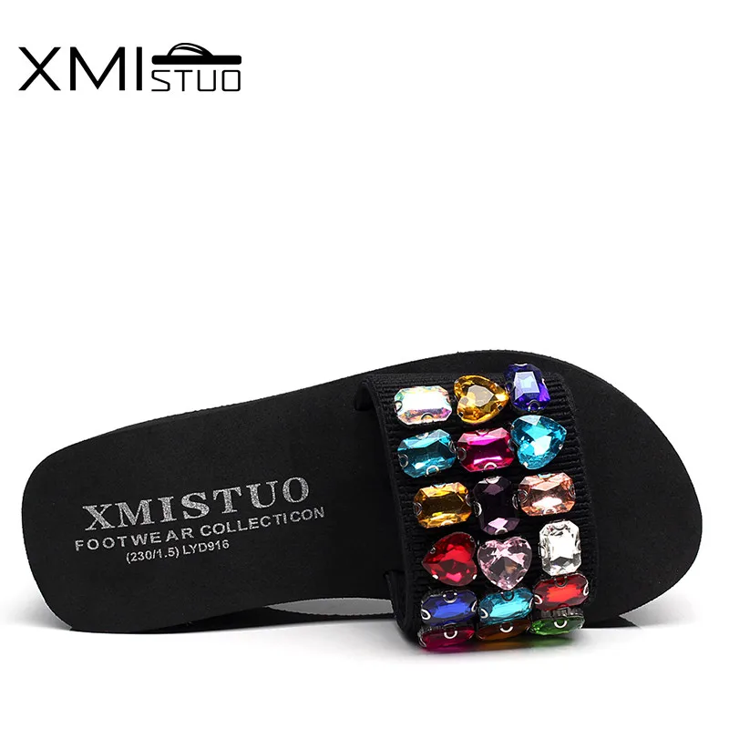 XMISTUO/Модные женские шлепанцы с разноцветными стразами; женские летние пляжные шлепанцы на танкетке; водонепроницаемые шлепанцы на высоком каблуке 7 см; 7167