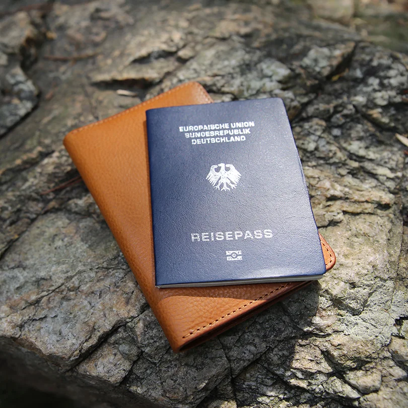 Кожаный чехол-кошелек для паспорта