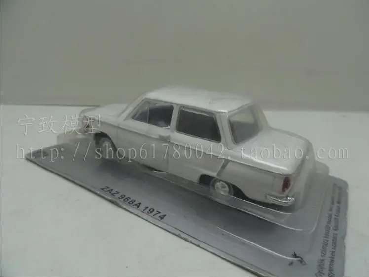Модель ZAZ968A с высокой имитацией модель из 1:43 сплава автомобильные игрушки