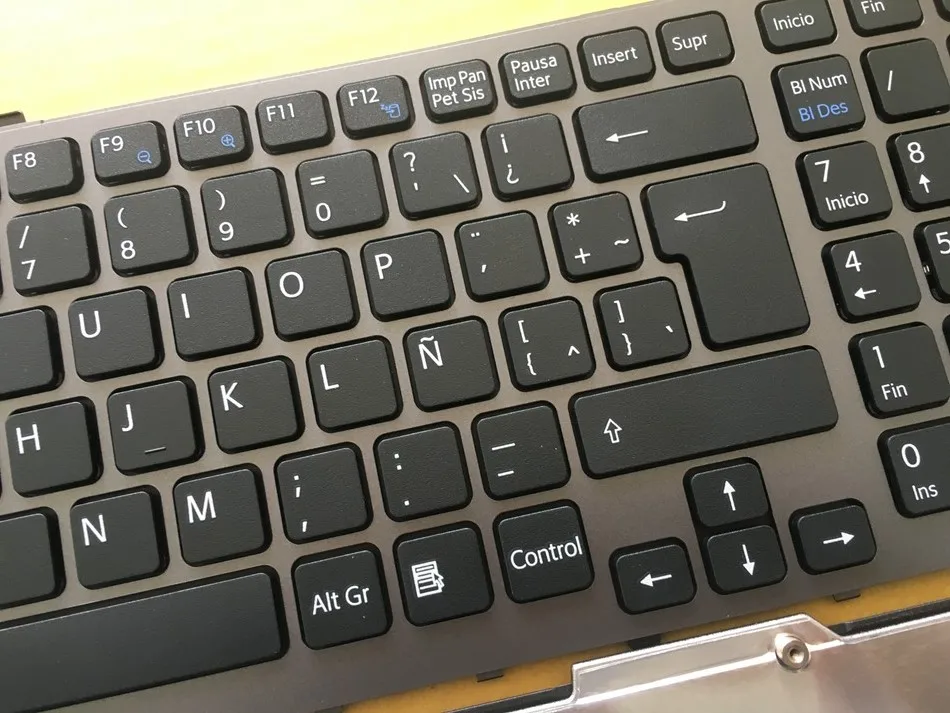 Новая латинская клавиатура LA для SONY VPCF VPCF11 VPCF12 VPCF13 F11 F12 серия с рамкой Клавиатура