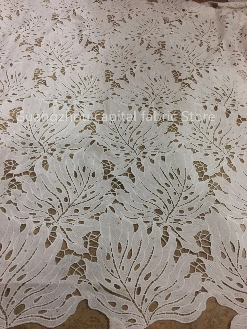 

2019 African high quality pure color water-soluble lace, Nigerian dress sewn fabric with beautiful gemstones
