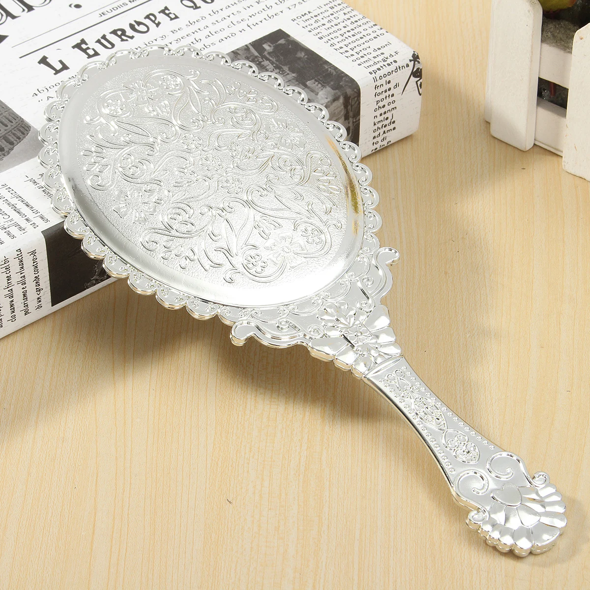 Silver Vintage Mirror Ladies Floral Repousse Oval Round Makeup Hand Hold Princess Lady Beauty Dresser Gift | Красота и здоровье