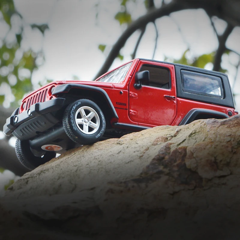 Alloy acousto-optic jeep Внедорожные транспортные средства потяните назад Бумеранг детская