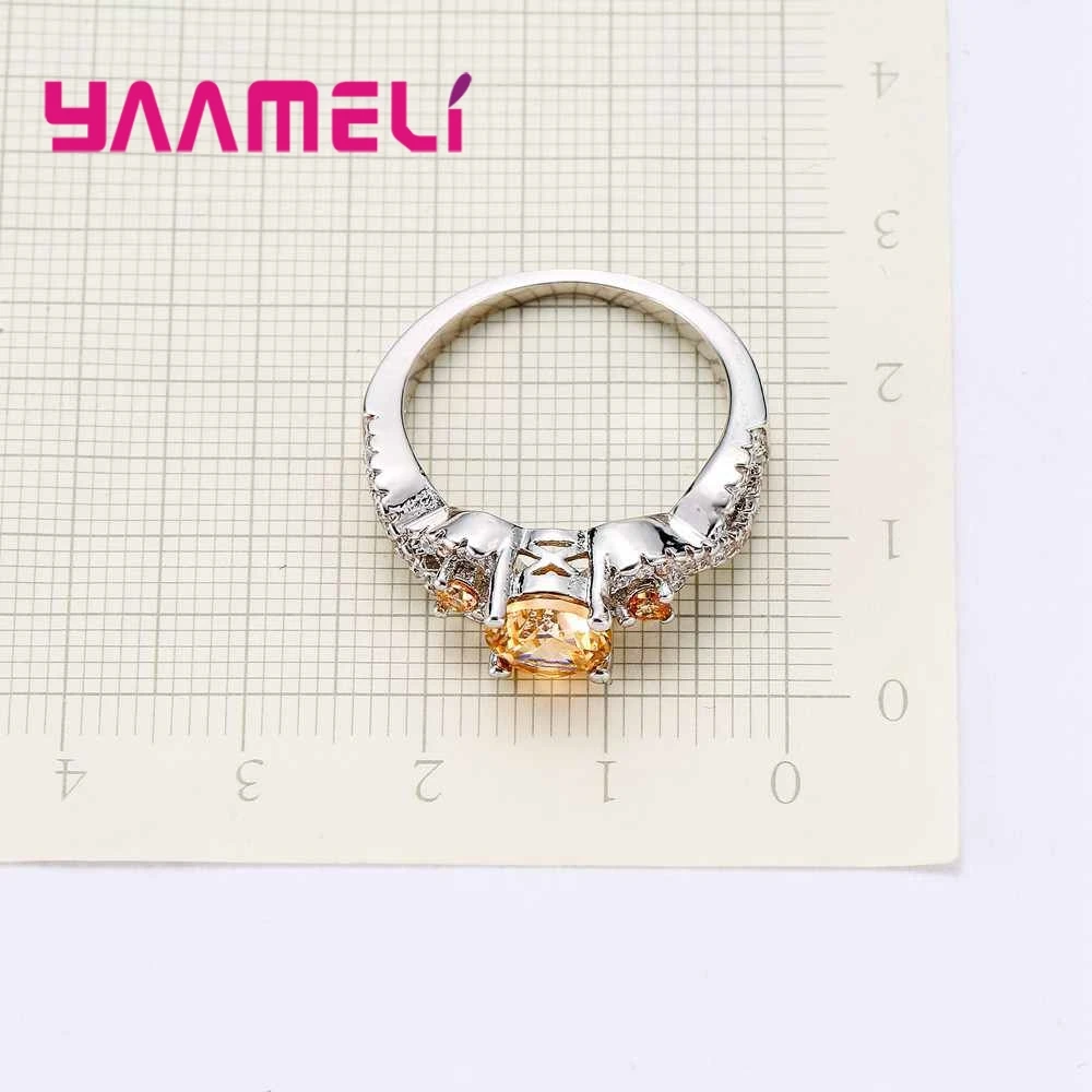Женское кольцо из серебра 925 пробы с фианитом | Украшения и аксессуары