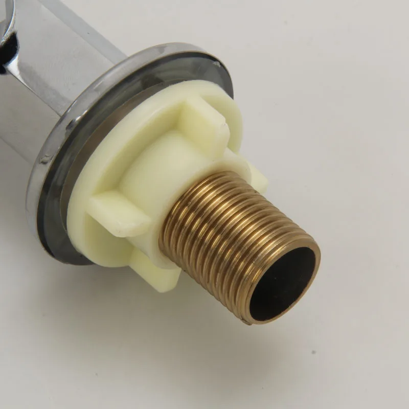 Смеситель для холодной кухни из цинкового сплава с полированным хромом |