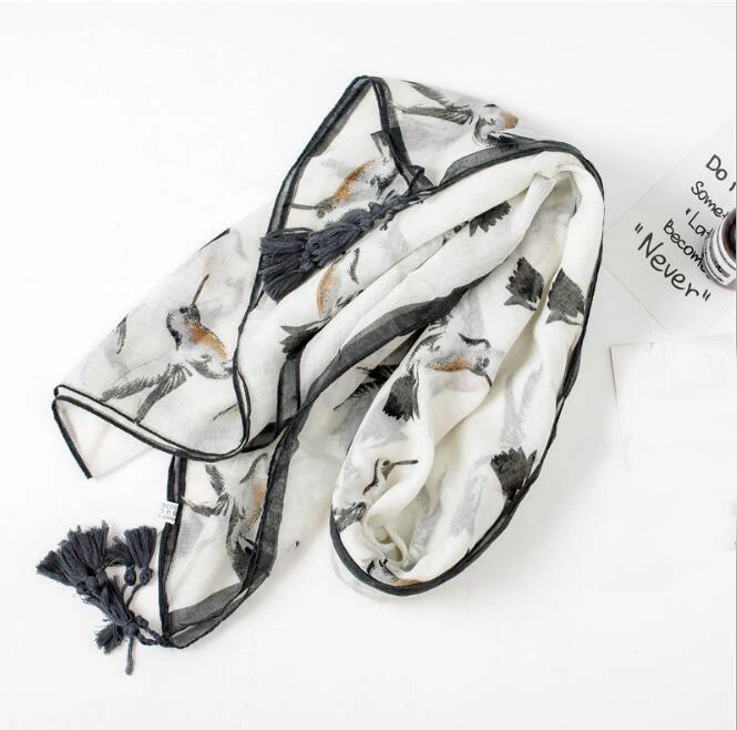 New spring and summer silk scarf Magpie print Women beach towel sunscreen shawl |