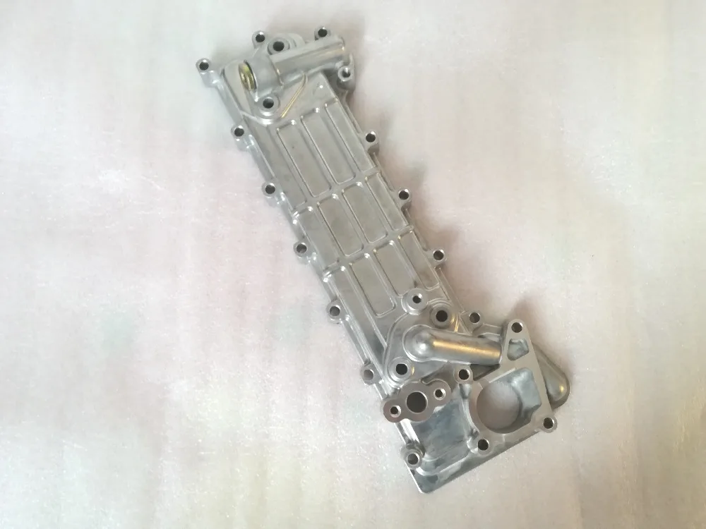 Крышка масляного радиатора для дизельного двигателя Isuzu NPR NKR NQR 4.3L 4HF1 |